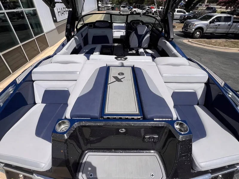 Slide: The Image of MasterCraft XStar S 2022 - 14