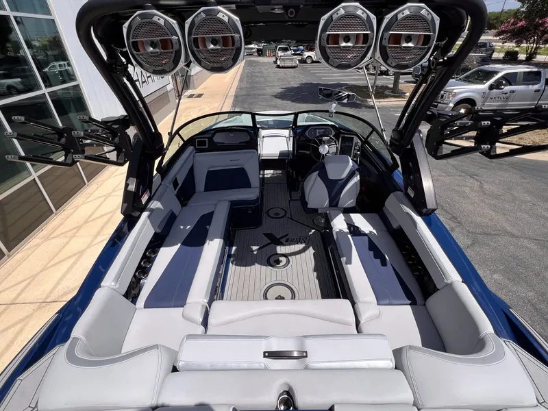 Slide: The Image of MasterCraft XStar S 2022 - 15