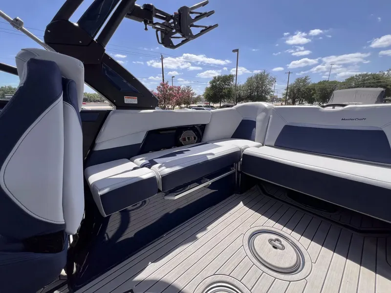 Slide: The Image of MasterCraft XStar S 2022 - 18