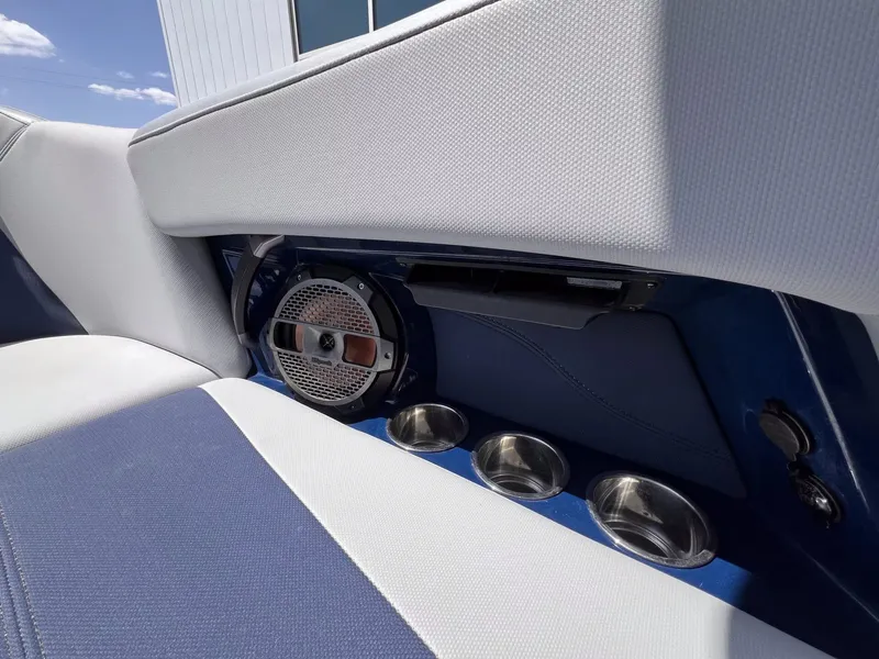 Slide: The Image of MasterCraft XStar S 2022 - 20