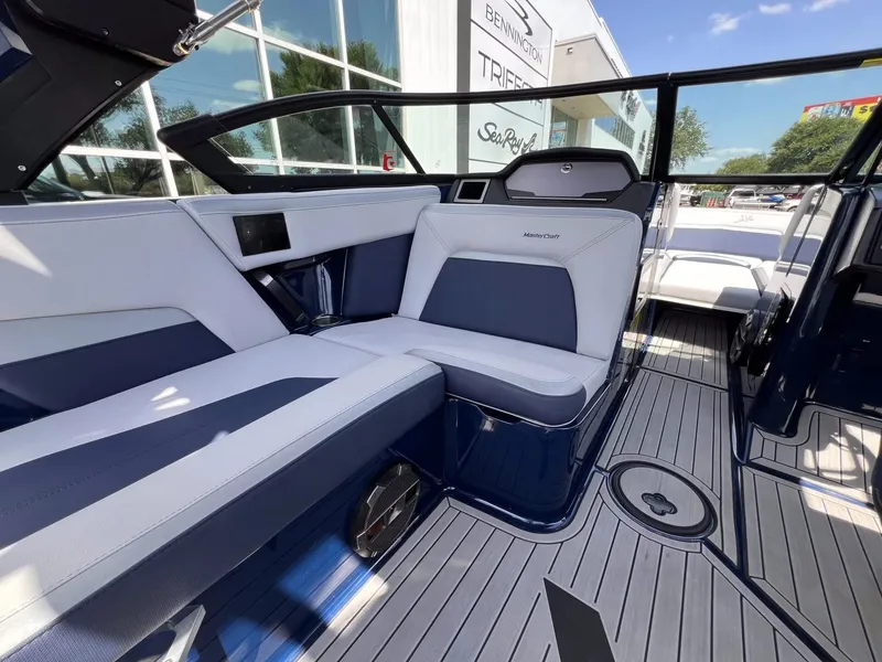 Slide: The Image of MasterCraft XStar S 2022 - 22