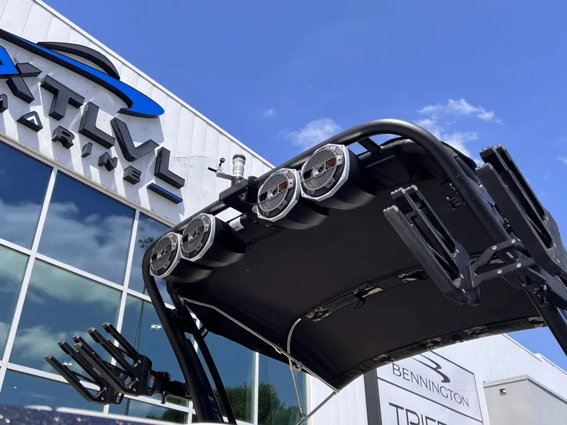 Slide: The Image of MasterCraft XStar S 2022 - 5