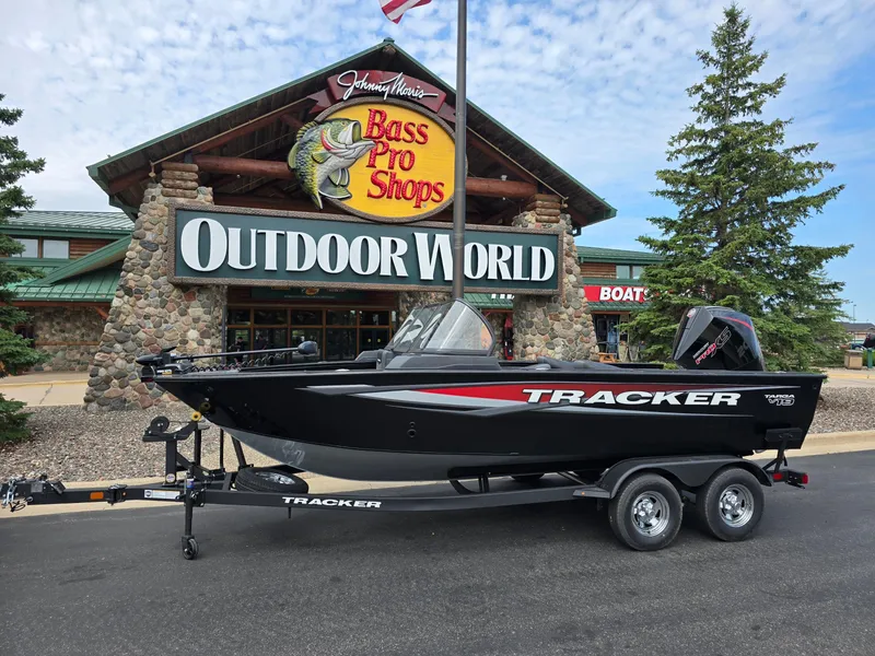 The Image of 2025 Tracker Targa V-19 WT boat outside Bass Pro Shops Outdoor World. - 0