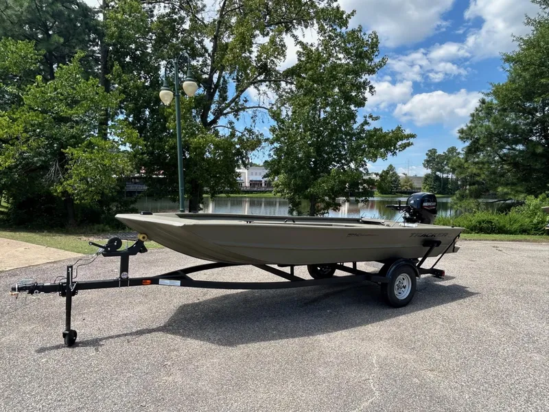 Slide: The Image of Tracker Grizzly 1654 T Sportsman 2025 - 37