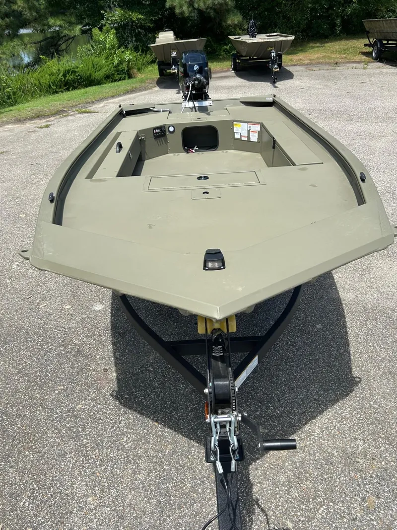 Slide: The Image of Tracker Grizzly 1654 T Sportsman 2025 - 40