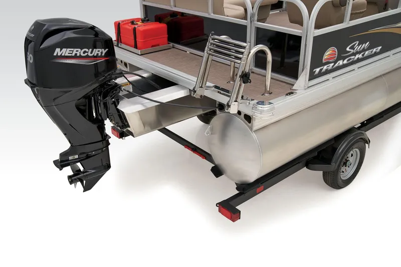 Slide: The Image of Sun Tracker Party Barge 16 DLX 2025 - 41