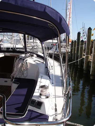 Slide: The Image of Catalina 385 Stbd Helm Station - 16