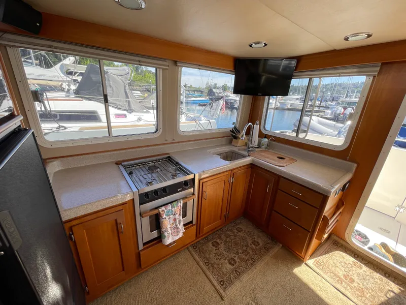 Slide: The Image of American Tug 34 2005 - 12