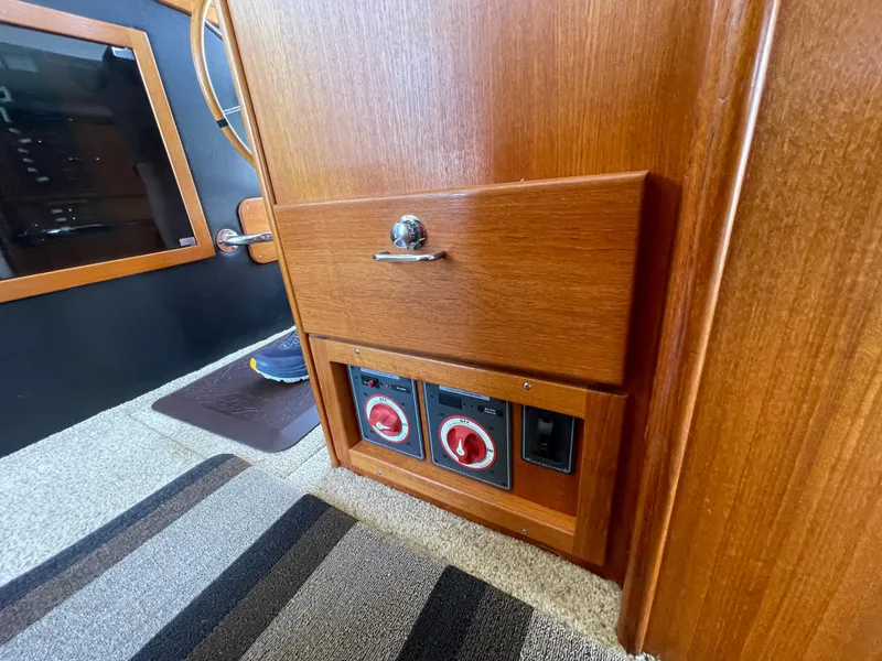 Slide: The Image of American Tug 34 2005 - 39