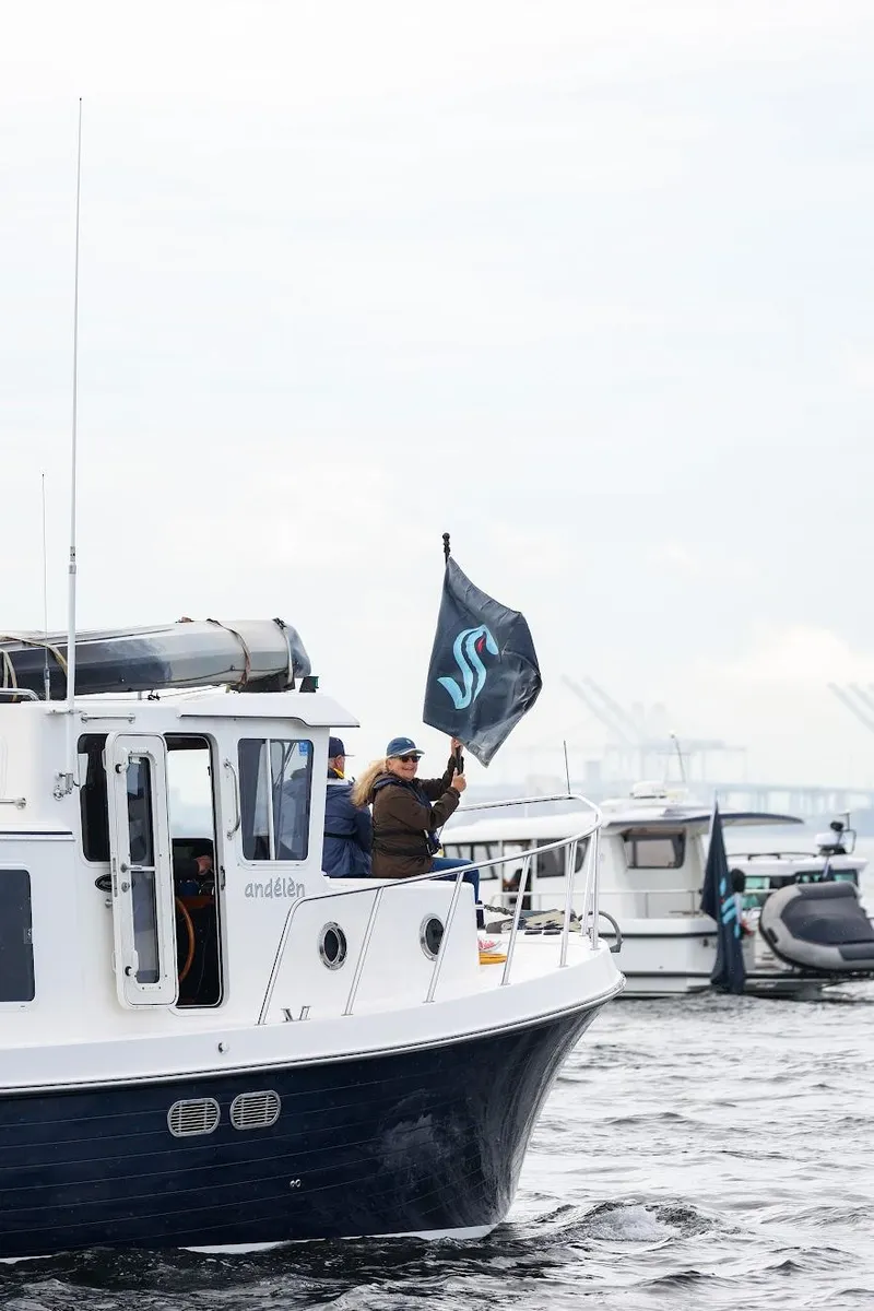 Slide: The Image of American Tug 34 2005 - 5