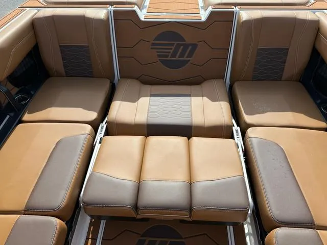 Slide: The Image of Malibu Wakesetter MXZ 23 MXZ 2025 - 16