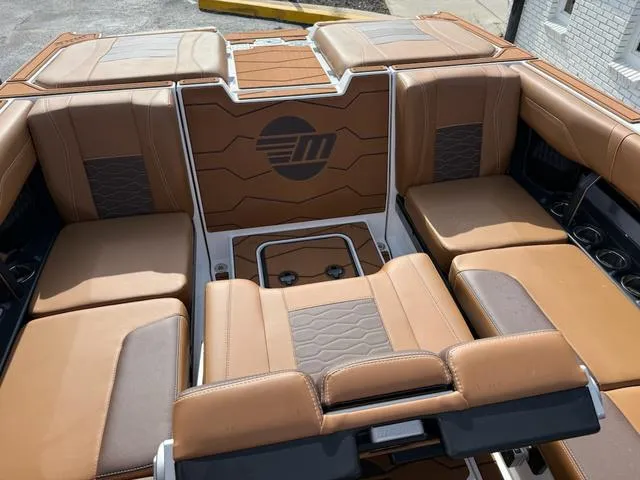 Slide: The Image of Malibu Wakesetter MXZ 23 MXZ 2025 - 17