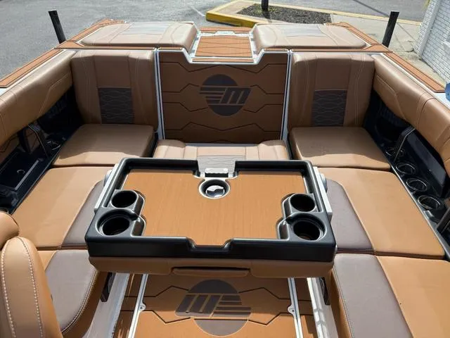 Slide: The Image of Malibu Wakesetter MXZ 23 MXZ 2025 - 18