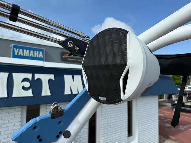 Slide: The Image of Malibu Wakesetter MXZ 23 MXZ 2025 - 20