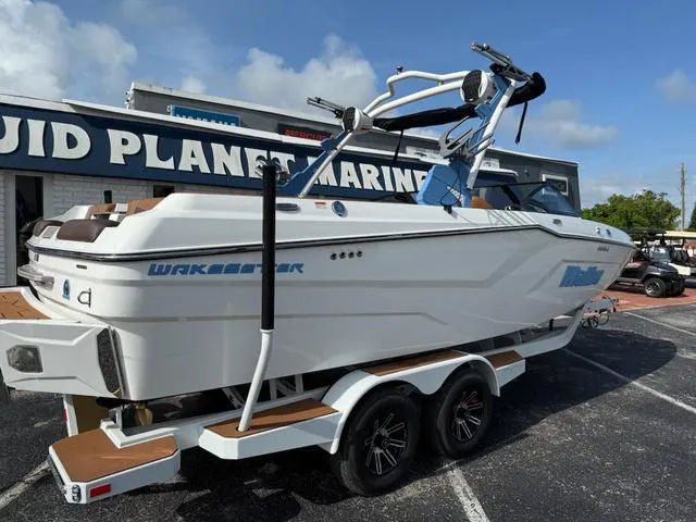 Slide: The Image of Malibu Wakesetter MXZ 23 MXZ 2025 - 4