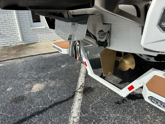 Slide: The Image of Malibu Wakesetter MXZ 23 MXZ 2025 - 5