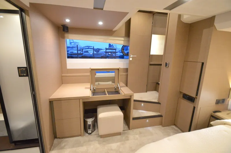 Slide: The Image of Prestige 630 2017 - 72