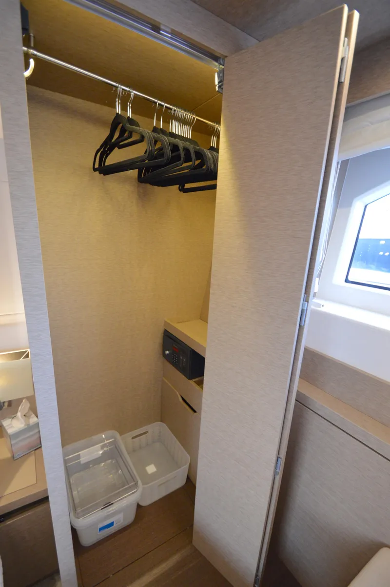 Slide: The Image of Prestige 630 2017 - 75