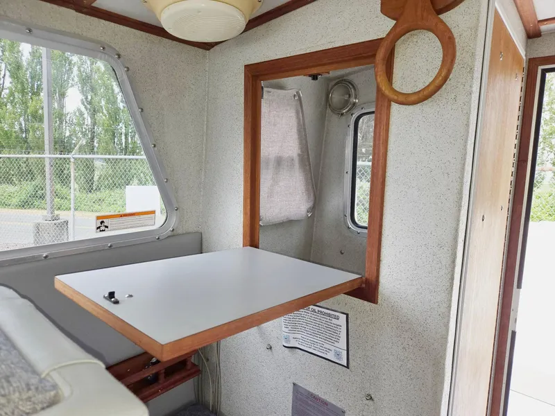 Slide: The Image of Sea Sport 2400 Explorer 1995 - 57