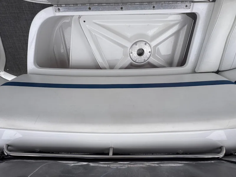 Slide: The Image of Formula 370 Super Sport 2005 - 18