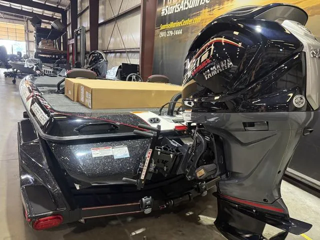 Slide: The Image of Skeeter FXR21 Limited 2025 - 5