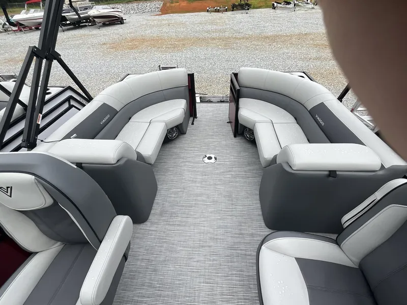 Slide: The Image of Viaggio Lago V 22U 2025 - 8