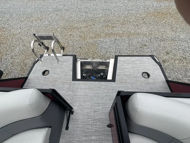 Slide: The Image of Viaggio Lago V 22U-SUZUKI 140 2025 - 9