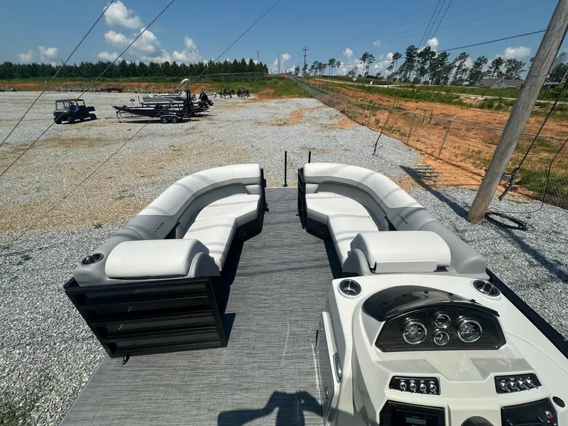 Slide: The Image of Lowe SS230 2025 - 5