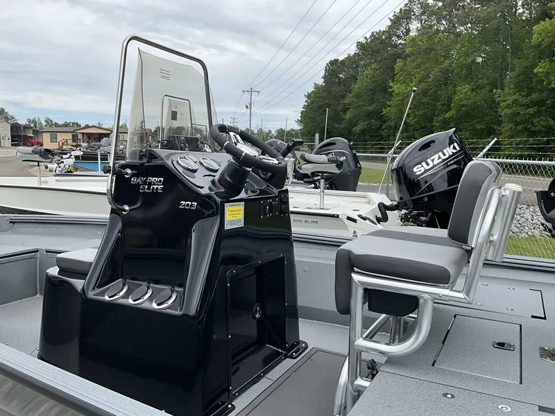 Slide: The Image of Excel Bay Pro 203 203 ELITE-YAMAHA 2025 - 5