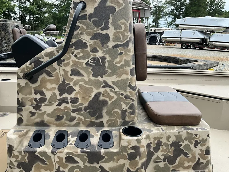 Slide: The Image of Excel Bay Pro 220 220 ELITE 2025 - 3