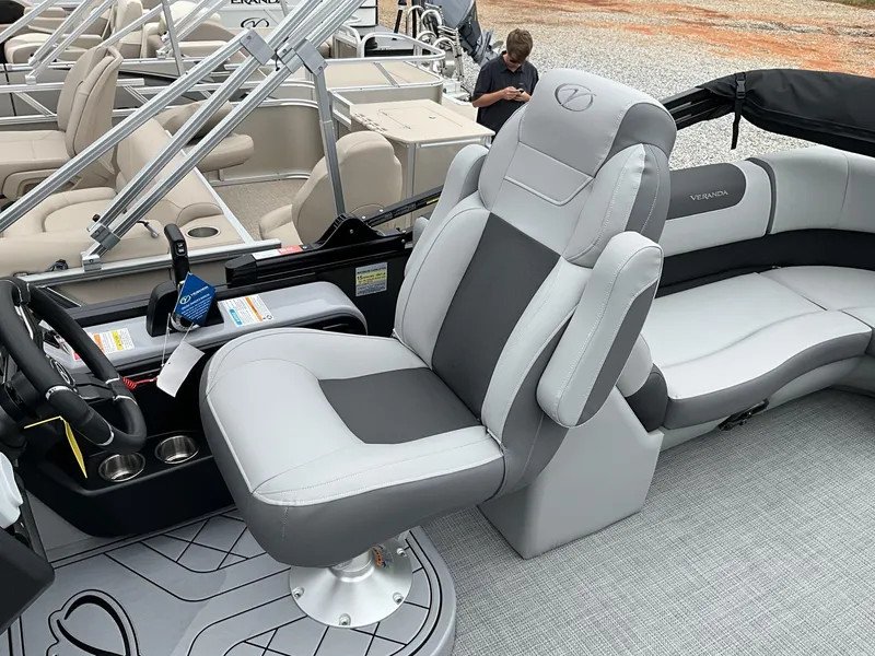 Slide: The Image of Veranda Relax Series 22RC 2025 - 4