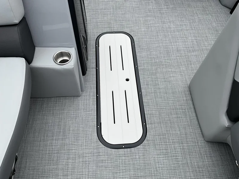 Slide: The Image of Veranda Relax Series 22RC 2025 - 6