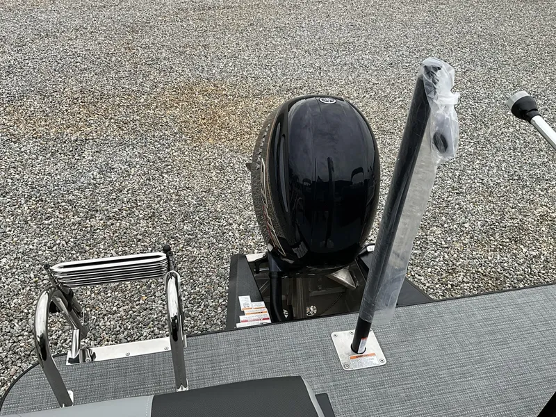 Slide: The Image of Veranda Relax Series 22RC 2025 - 9