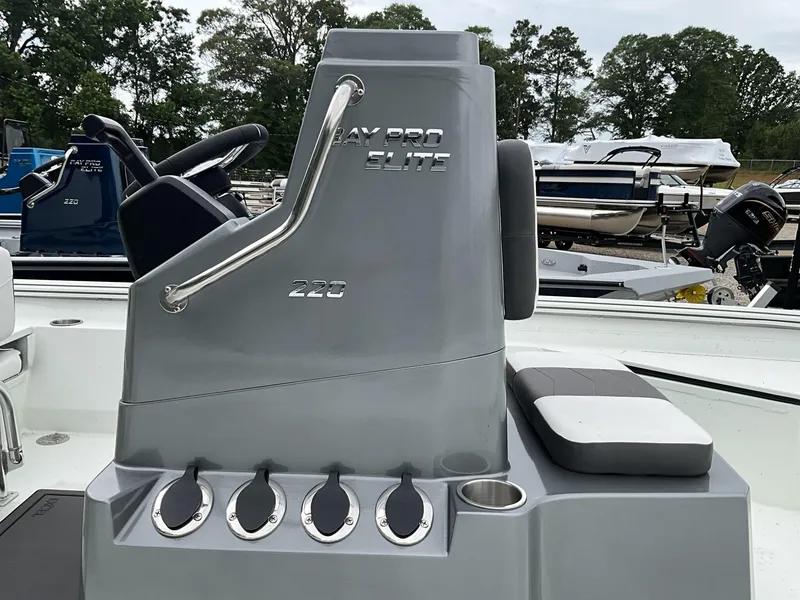 Slide: The Image of Excel Bay Pro 220 220 ELITE 2025 - 5