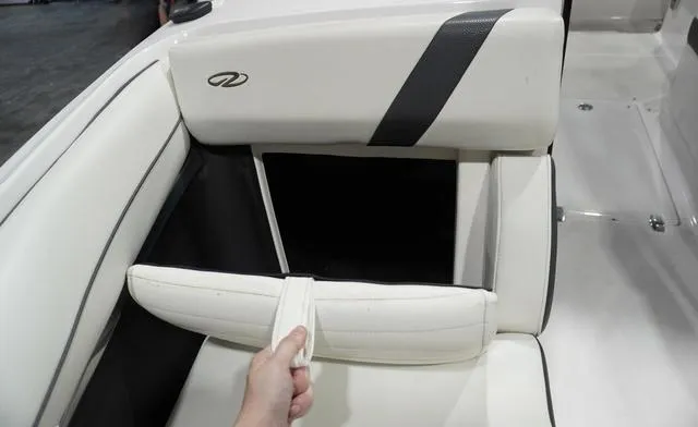 Slide: The Image of Regal 2300 RX Surf 2016 - 13