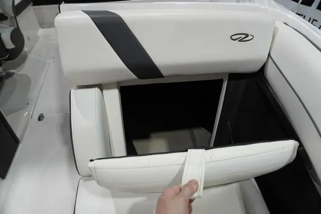 Slide: The Image of Regal 2300 RX Surf 2016 - 14