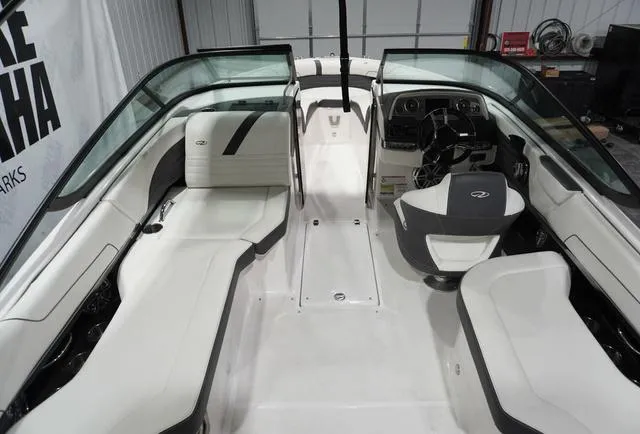 Slide: The Image of Regal 2300 RX Surf 2016 - 5