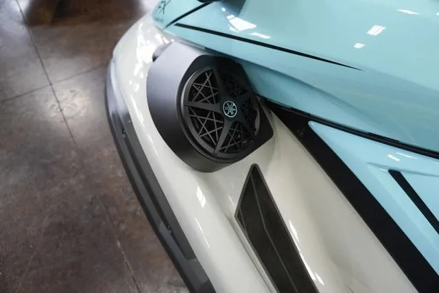 Slide: The Image of Yamaha FX CRUISER HO W/AUDIO-MINT/PEARL 2025 - 3