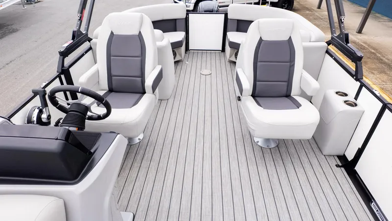 Slide: The Image of Harris Cruiser 230 2024 - 10