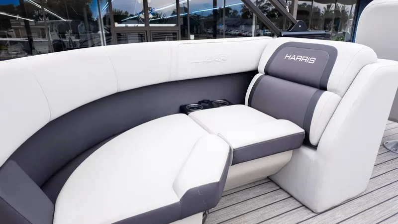 Slide: The Image of Harris Cruiser 230 2024 - 13