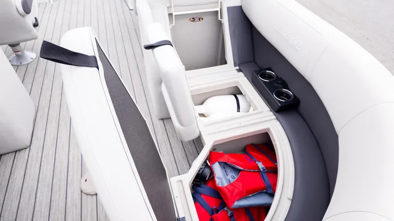 Slide: The Image of Harris Cruiser 230 2024 - 14