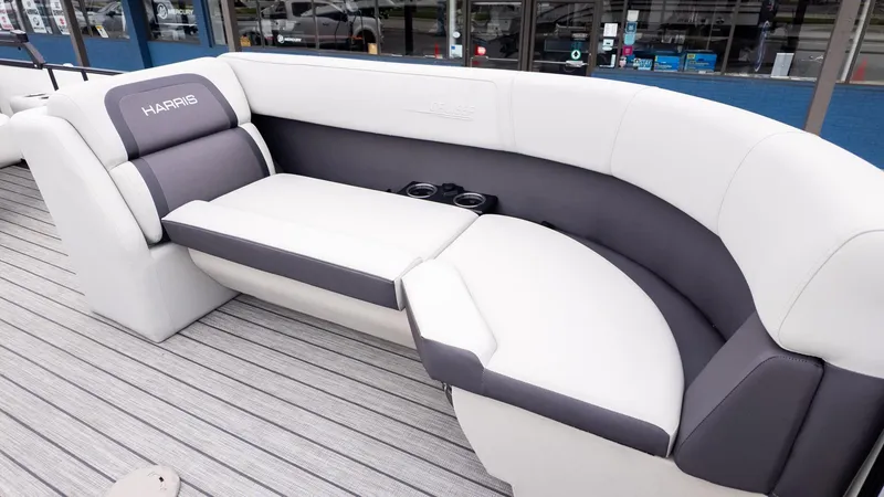 Slide: The Image of Harris Cruiser 230 2024 - 17