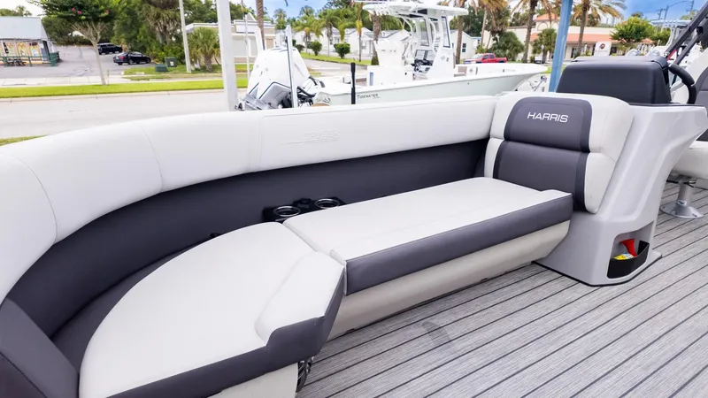 Slide: The Image of Harris Cruiser 230 2024 - 19