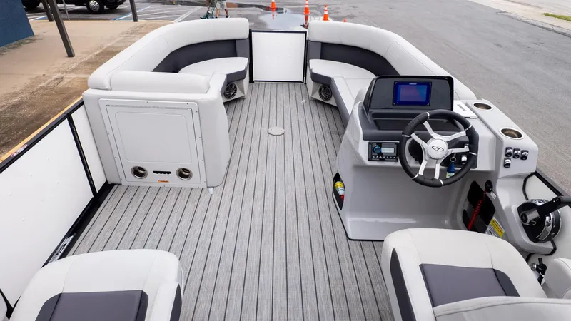 Slide: The Image of Harris Cruiser 230 2024 - 9