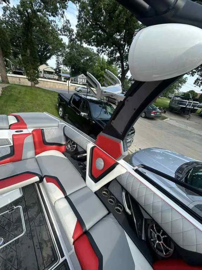 Slide: The Image of Tigé ZX1 2019 - 13