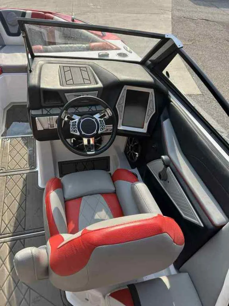 Slide: The Image of Tigé ZX1 2019 - 8