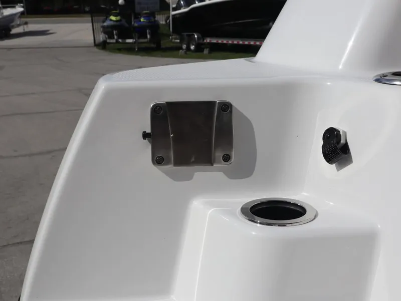 Slide: The Image of Yamaha 255 FSH Sport E 2025 - 14