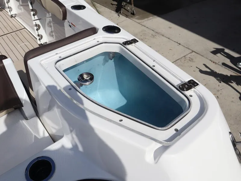 Slide: The Image of Yamaha 255 FSH Sport E 2025 - 16