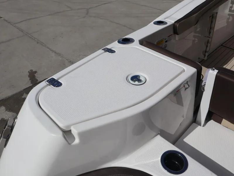 Slide: The Image of Yamaha 255 FSH Sport E 2025 - 17