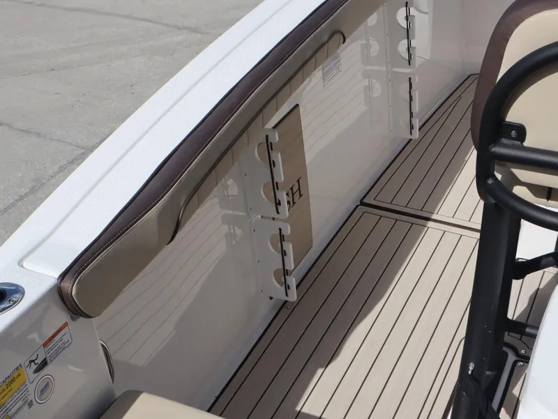 Slide: The Image of Yamaha 255 FSH Sport E 2025 - 20